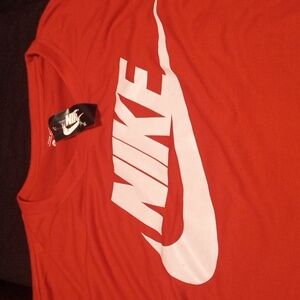 New Nike T Shirt